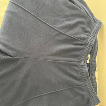 Kumaş Hatası Nedeniyle Nike Eşofmanda Tüylenme Ve Renk Solması