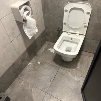 Yazıbaşı Şubesinde Hijyen Ve Personel Sorunları Müşteri Deneyimini Olumsuz Etkiliyor