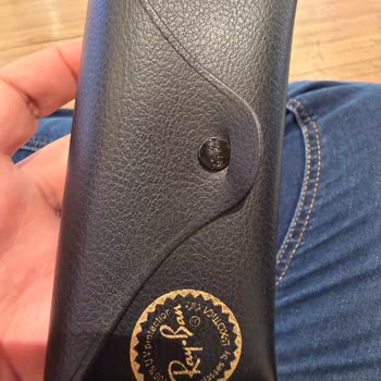 Rayban Gözlük Kılıfı Kalitesiz, Mağaza Değişim Yapmadı