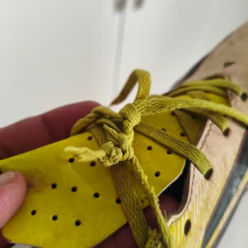 Adidas Halı Saha Ayakkabısında Kısa Sürede Yırtılma Ve Açılma: Ücret İadesi Talebi