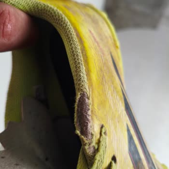 Adidas Halı Saha Ayakkabısında Kısa Sürede Yırtılma Ve Açılma: Ücret İadesi Talebi