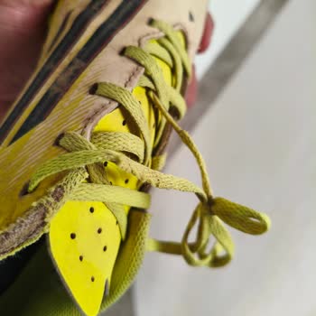 Adidas Halı Saha Ayakkabısında Kısa Sürede Yırtılma Ve Açılma: Ücret İadesi Talebi