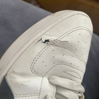 Puma Ayakkabısının Bir Ayda Yırtılması Ve Mağaza İhmaline Karşı İade Talebi