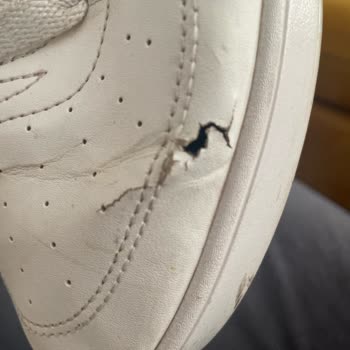 Puma Ayakkabısının Bir Ayda Yırtılması Ve Mağaza İhmaline Karşı İade Talebi