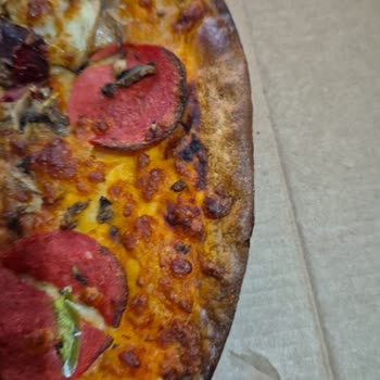 Yanmış Pizza Ve Alaycı Yaklaşım Şikayeti
