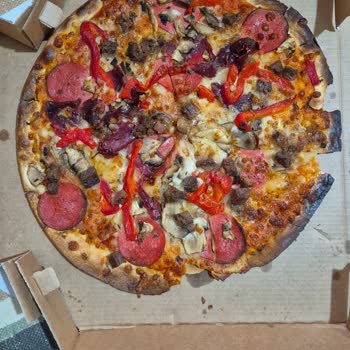 Yanmış Pizza Ve Alaycı Yaklaşım Şikayeti