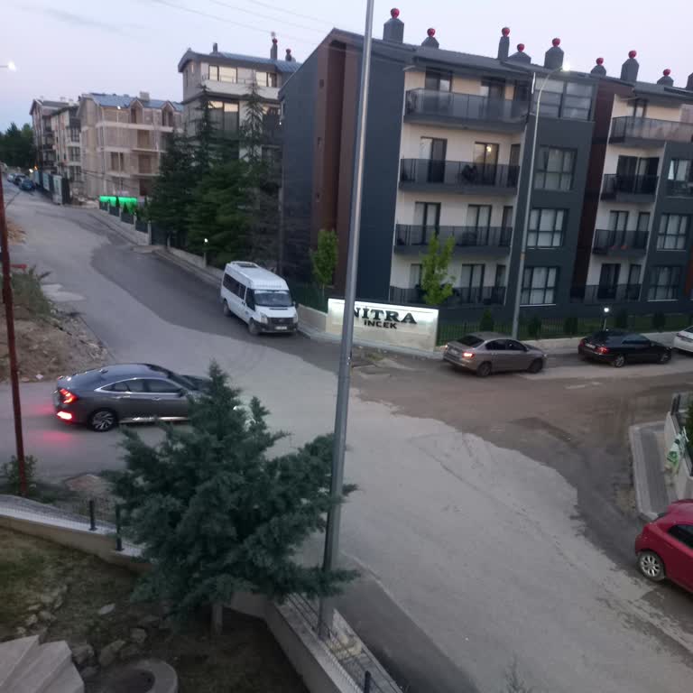 Gölbaşı Sokakta Boşa Akan Su, Sürekli Kesintiler Ve ASKİ Yanıtsızlığı