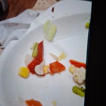 Kırık Tabaklar, Bıçak Eksikliği Ve Soğuk Yemekler Nedeniyle Ankamall Şubesinde Hayal Kırıklığı
