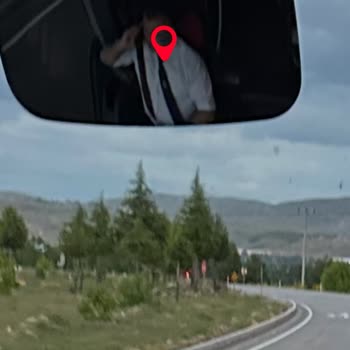 Şoförün Telefonla Sürüşü Ve Hatalı Sollamaları Yolcuları Tehlikeye Attı