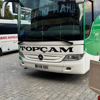 Şoförün Telefonla Sürüşü Ve Hatalı Sollamaları Yolcuları Tehlikeye Attı