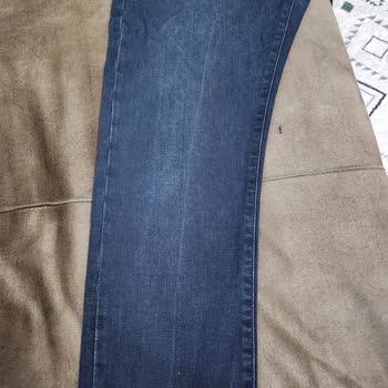 Mavi Denim Pantolonunda Üretim Hatası: Görünür Çizgilenme Ve Hatalı İnceleme Süreci