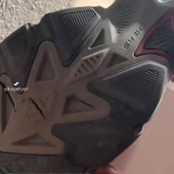 Skechers Ürünün Arkasında Durmuyor