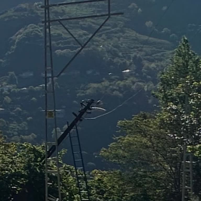 Yeni Direklerin Aktif Olmaması Ve Eski Direkteki Tehlikeli Çarpma Olayı