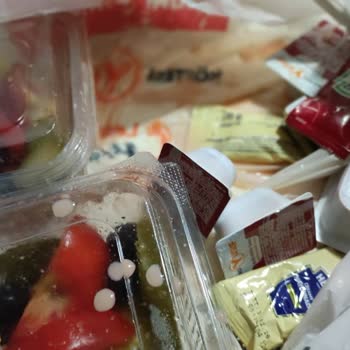 Kötü Paketleme Ve Erimiş Tatlı Kabı