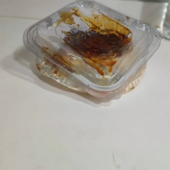 Kötü Paketleme Ve Erimiş Tatlı Kabı