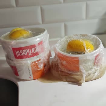 Kötü Paketleme Ve Erimiş Tatlı Kabı