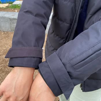Kısa Sürede Renk Farkı Gösteren Mont İçin Kullanıcı Hatası İddiasına Karşı Değişim Talebi