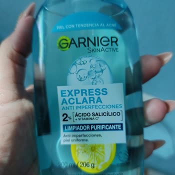 Garnier Express Aclara Caused Burning and Breakouts on My Skin