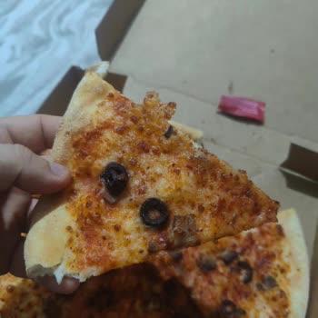 Üzerinde Neredeyse Hiç Malzeme Olmayan Pizzalar Ve Geri Ödeme Talebim