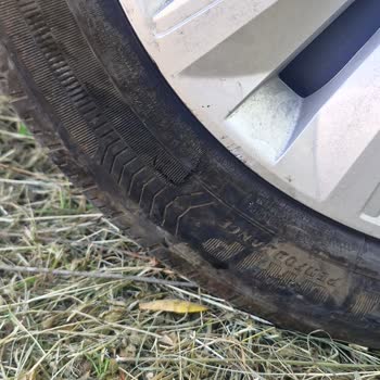 Goodyear Yanak Lastiğinin Düşük Kaldırım Teması Sonrası Patlaması Ve Güvenlik Riski