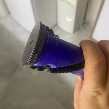 Dyson V15 Süpürgenin Fırça Parçası Kısa Sürede Hasar Gördü, Ücretsiz Değişim Talep Ediyorum