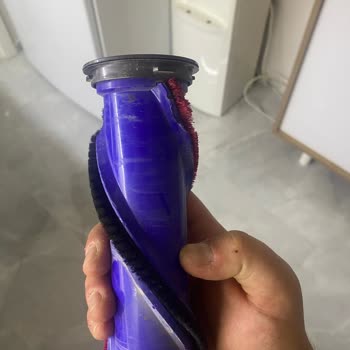 Dyson V15 Süpürgenin Fırça Parçası Kısa Sürede Hasar Gördü, Ücretsiz Değişim Talep Ediyorum