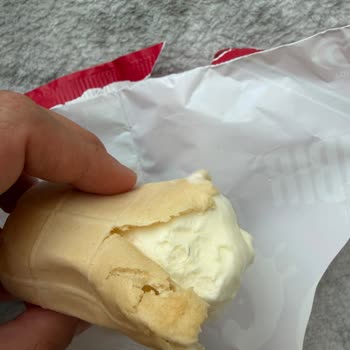 Algida Dondurmasında Kıl Tespiti Hijyen Endişesi Yaratıyor