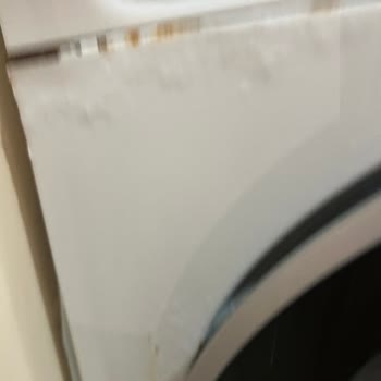 Siemens Ev Aletleri IQ300 Çamaşır Makinesinde Ön Panel Paslanması Ve Ücretli Servis Şikayeti