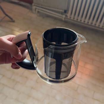 Heifer Çay Makinesinde Patlayan Çaycı Nedeniyle Yanık Ve Güvenlik Endişesi