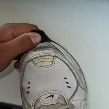 Garanti Red Edilen Nike Air Monarch Ayakkabımda Üretim Kusuru