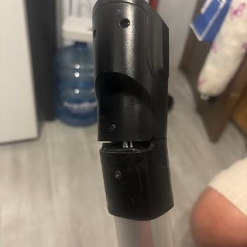 Philips Speed Pro Max Süpürge Plastik Parçası Kırıldı Ve Ücretsiz Değişim Talep Ediliyor