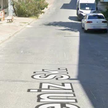 Kumsal Sokak’ta Hızlı Araçlar İçin Kasis Eksikliği Halkı Tehlikeye Atıyor