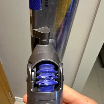 Dyson V12 Lazer Başlığı Hortumu Tekrar Yırtıldı, Tek Parça Garantili Ücretsiz Değişim Talebi