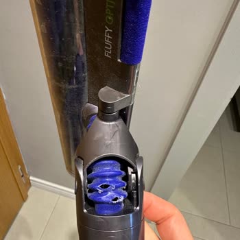 Dyson V12 Lazer Başlığı Hortumu Tekrar Yırtıldı, Tek Parça Garantili Ücretsiz Değişim Talebi