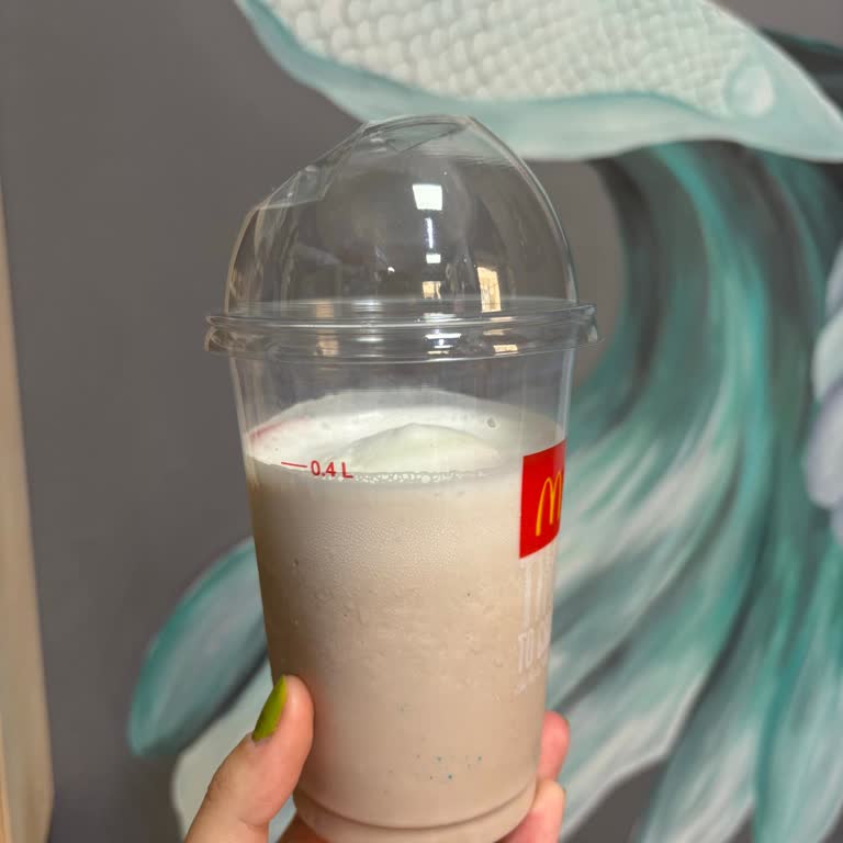 Çikolatasız Milkshake, Kaşık Ve Pipet Eksikliği