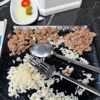 Kavurmalı Pilavın Pişmemesi Ve Kaba Personel Davranışı Nedeniyle 410 TL İade Talebi