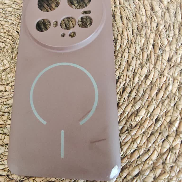 Yanlış Renk Ve Kullanılmış Görünümlü Telefon Kılıfı, Satıcı Yanıt Vermiyor