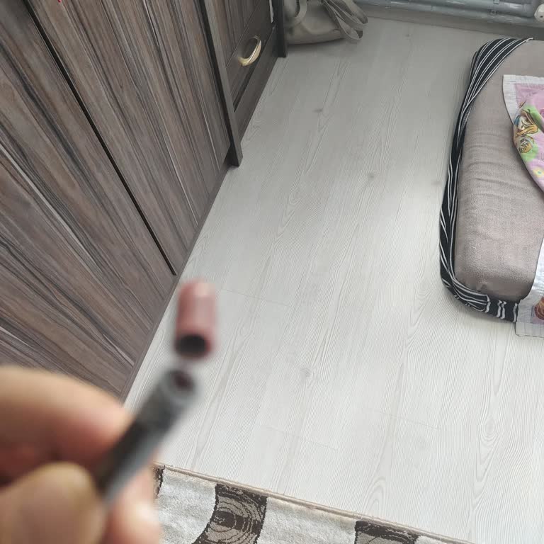 Kapağı Kırık Dudak Kalemi İçin Acil Değişim İsteği