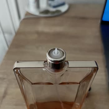 Yarı Dolu Lancôme Parfümünde Püskürtme Mekanizması Bozuldu, Garanti Süresi Nedeniyle Çözüm Sunulmadı