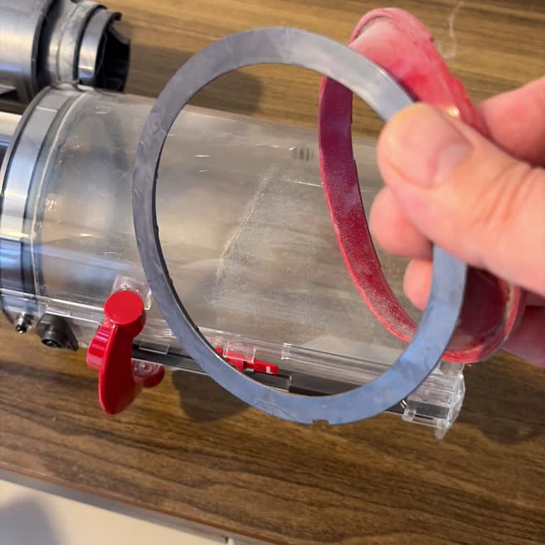 Dyson V15 Absolute Kırmızı Conta Sorunu İçin Ücretsiz Değişim Talebi