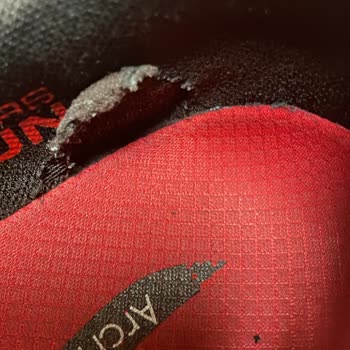 Hepsiburada'dan Satın Alınan Skechers Ayakkabısında Üretim Hatası Ve İade Talebi