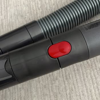 Dyson Süpürge Alt Plastik Parçası Kırıldı, Garanti Dışında Bırakıldı