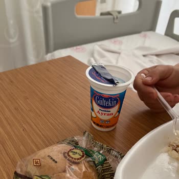 Küflü Ekmek Verilmesi Hastanın Sağlığını Tehlikeye Attı