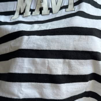 Mavi Tişörtte Kısa Sürede Delik Açması Ve Değişim Talebi