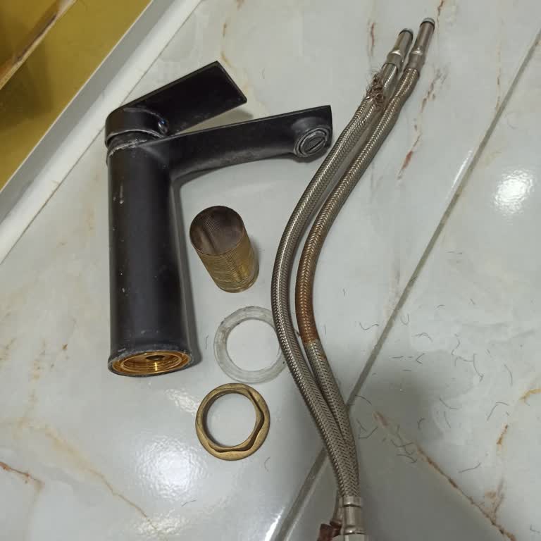 Garanti Kapsamında Değişim Talebi: Patlayan Lavabo Bataryası Ve Beyaz Lekeler