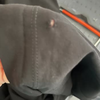 Mavi Mağazasından Alınan Yırtık Tişört İçin Geri Ödeme Talebi