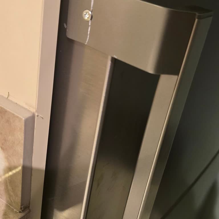 Grundig Buzdolabının Kapı Kolu Çatlayıp Kırılıyor Ücretsiz Değişim Talebi