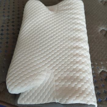 Hepsiburada'da Açık Paketli Yastığın Kötü Kokusu Ve Boyun Ağrısı Nedeniyle İade Reddi