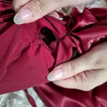Yırtık Elbisenin İade Süreci İki Hafta Sonra Hâlâ Çözülmedi