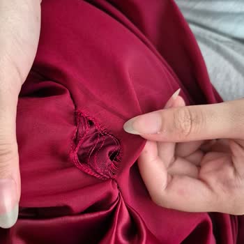 Yırtık Elbisenin İade Süreci İki Hafta Sonra Hâlâ Çözülmedi
